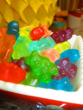 Vodka-soaked gummy bears: so easy, so strong, so good